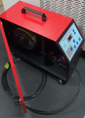 Red wire feeder for laser twin rollers